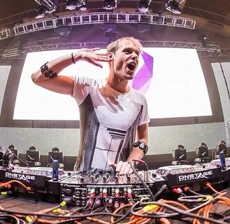 Dj van