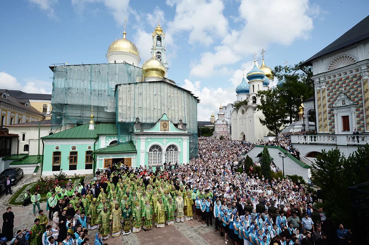 Свято троицкая лавра площадь. Сергия Радонежского монастырь Лавра. Монастырь Радонежского Сергиев Посад.