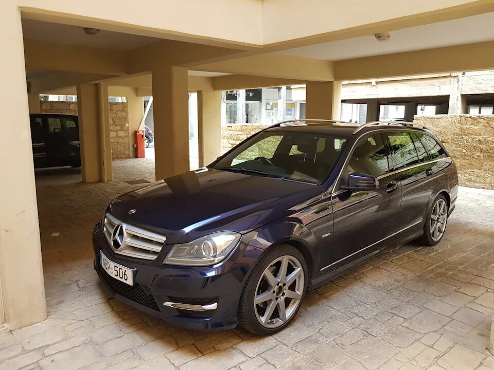W estate. Damac hills golf gate. Benz c class wagon диски. Утопия дубай. Канди шри ланка.