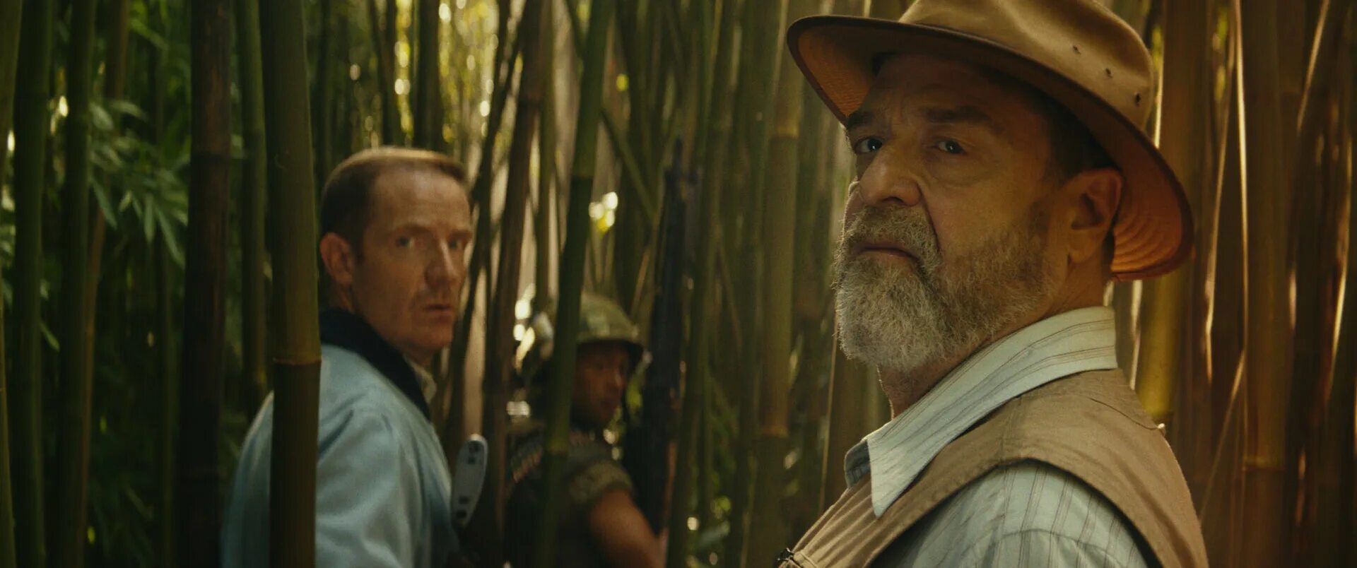 Kong skull island 2017. Конг: остров черепа фильм 2017. джон гудман конг остров черепа. уильям «билл» ранда. джон си райли конг остров черепа.