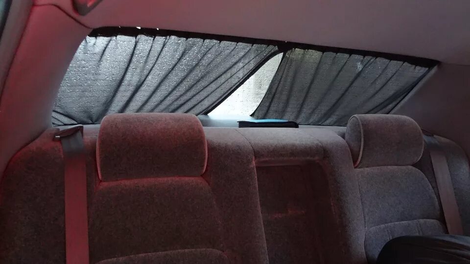 Задние шторки автомобиля. Автошторки на задние стекла ваз 2110. Шторка на лобовое стекло ларгус. Шторка заднего стекла ваз 2109. Шторка заднего стекла для rx330.