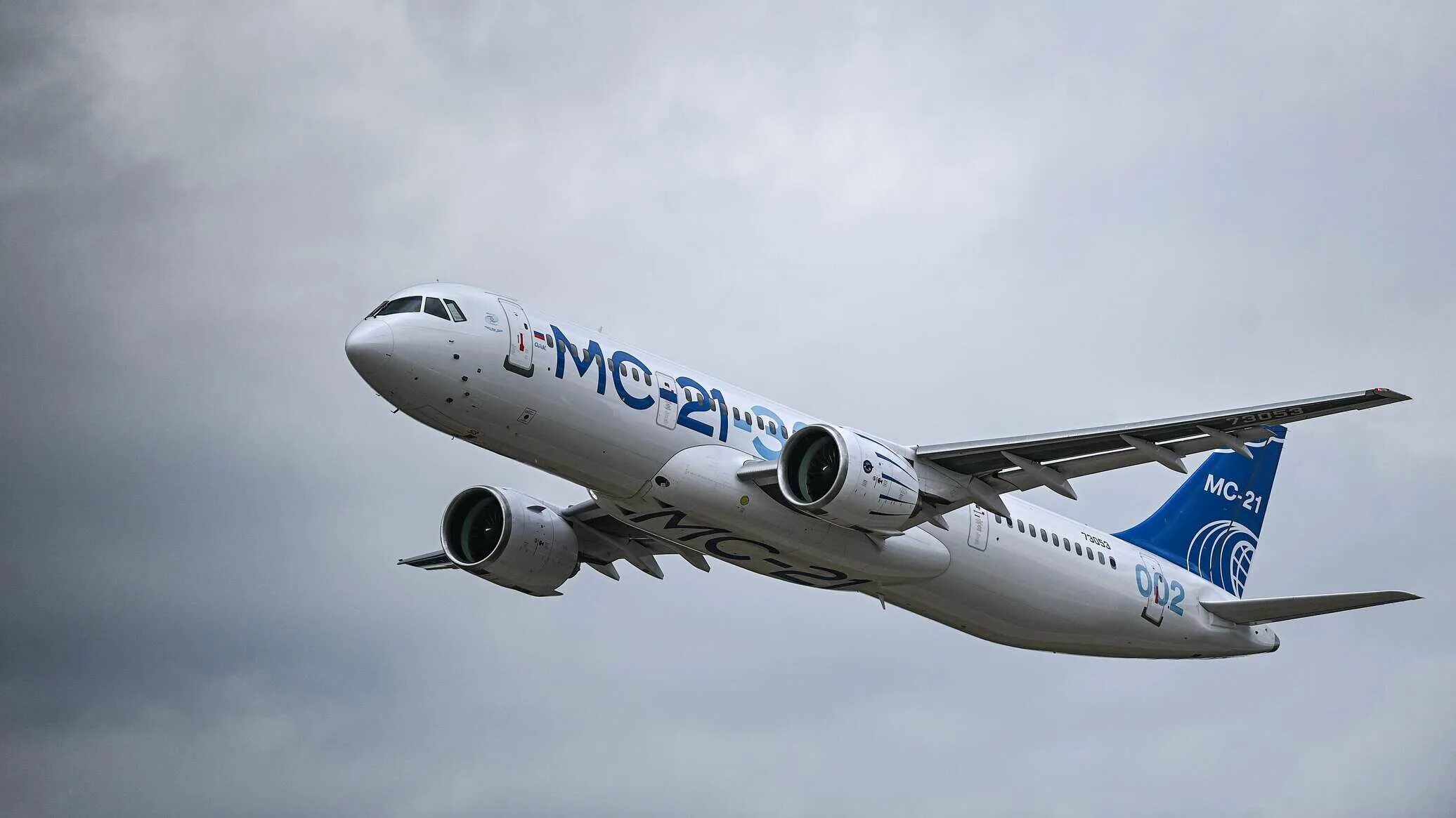 Полет 300. Мс-21-300. мс-21 пассажирский самолёт. мс 21 300 россия. российский самолёт мс 21.300 первый полёт.