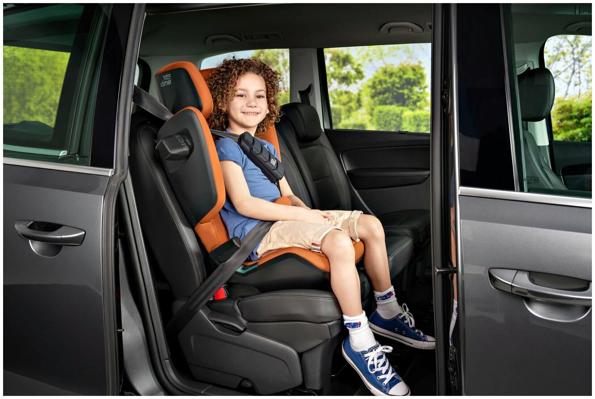 Britax roemer dual-fix m i-size atlantic green. Детское автокресло kidfix i size. Britax römer kidfix i-size. Britax roemer kidfix i-size. Atlantic green britax кресло.