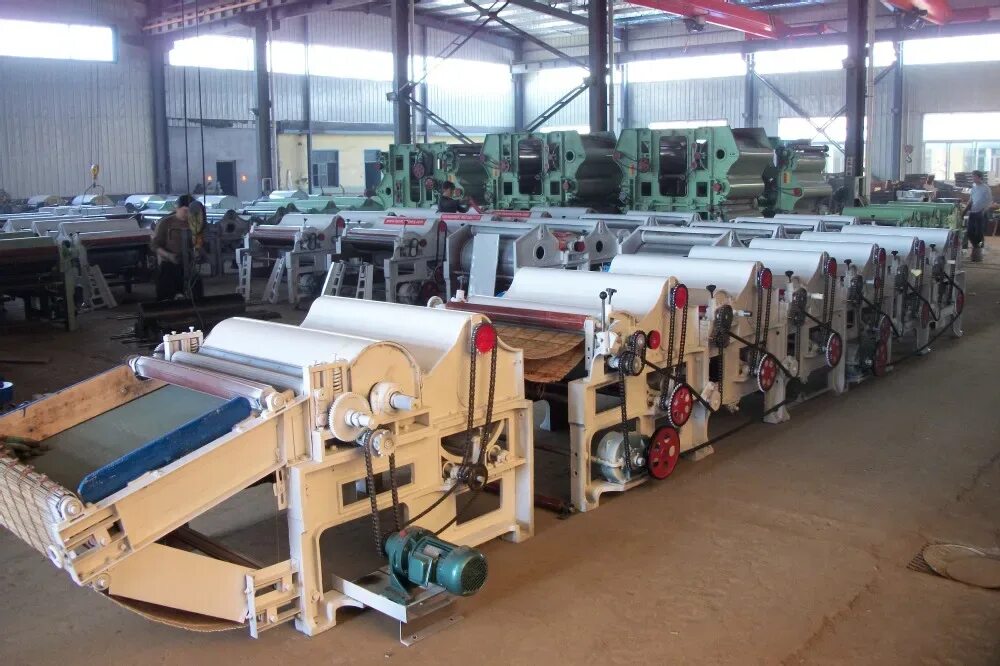 Переработка текстильных отходов. Переработка ткани. Текстиль отходы. Отходы текстильного производства. Переработка текстиля оборудование.