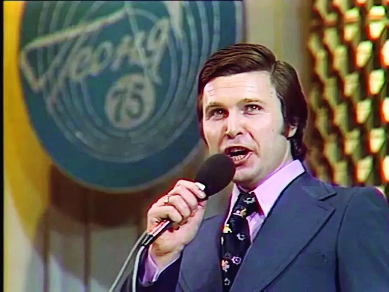 Песня день победы исполняет лещенко. Лещенко 1975. лев лещенко. лев лещенко 1990. лев лещенко 1974.