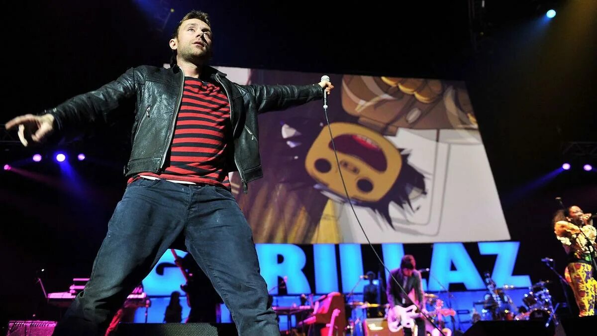 Степ чечетка. Dave days. Концерт в ледовом дворце саратов. А4 спел с моргенштерном в москве. Концерт курган ледовый.