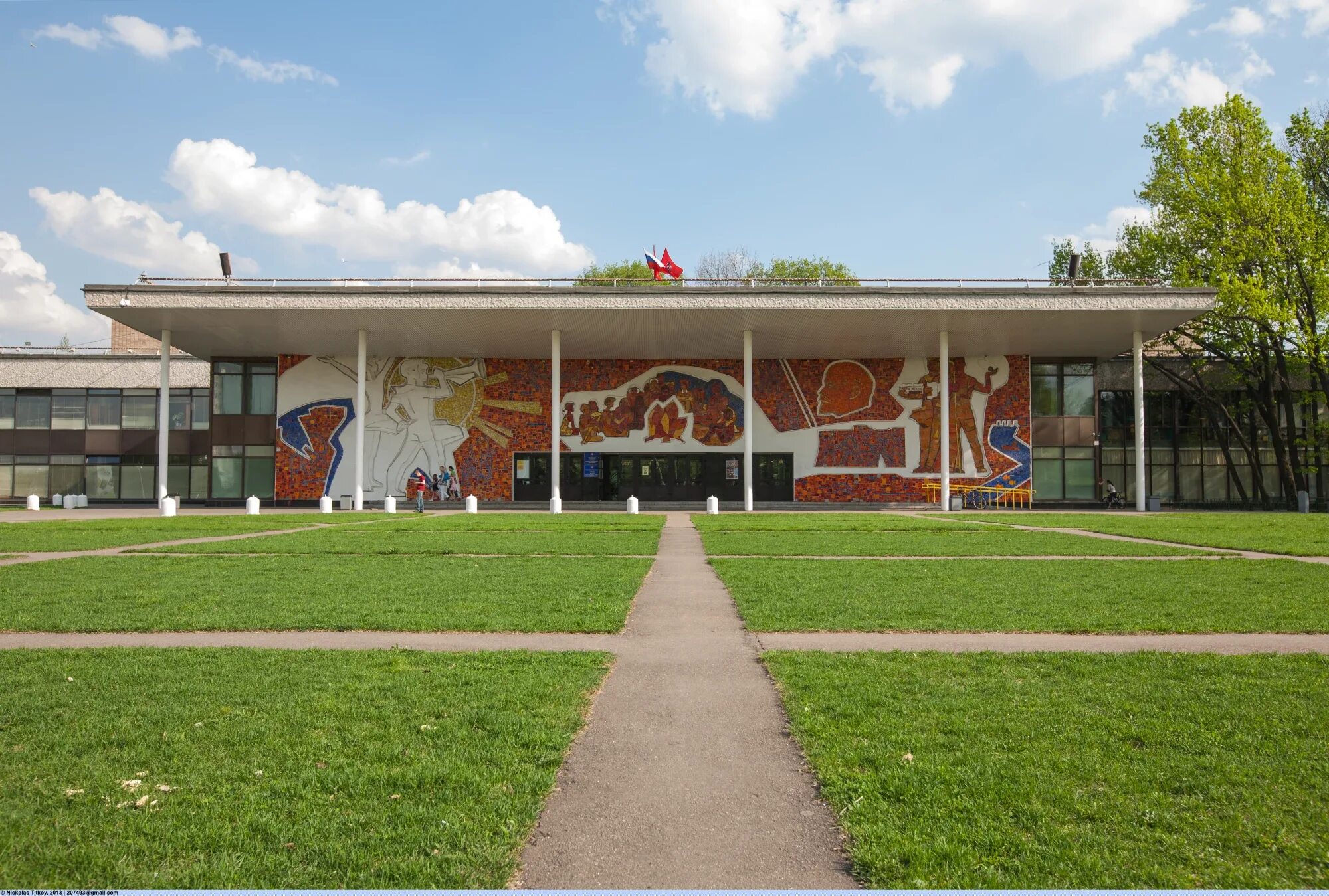 Московский дворец пионеров. Дворец пионеров на воробьёвых горах. Дворец пионеров москва воробьевы горы. Дворец ивана грозного на воробьевых горах. Московский дворец пионеров на воробьёвых горах.