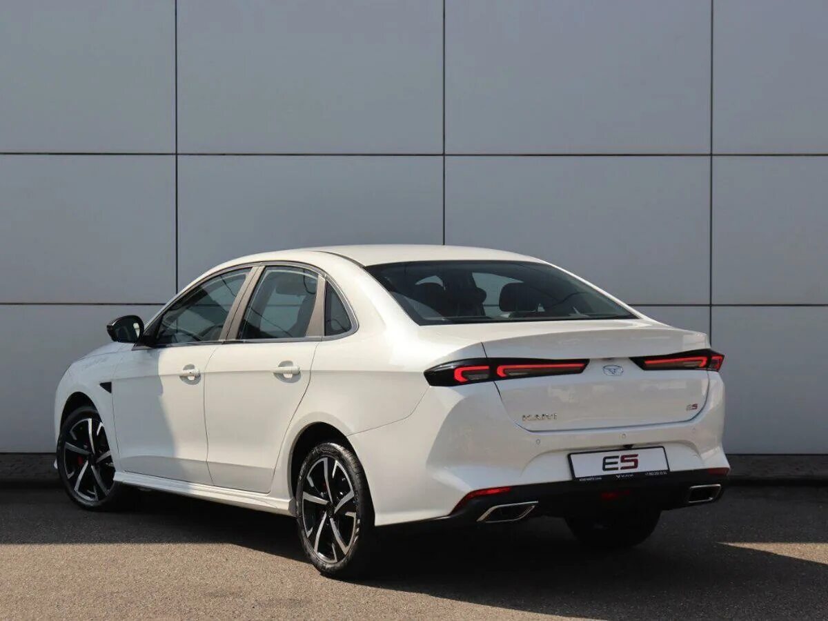 Kaiyi e5 luxury. Новый автомобиль каи. Kaiyi e5 sport. Kaiyi e5 sport. Toyota camry 50 trd.