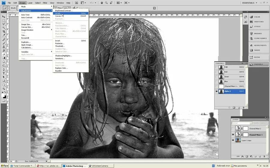 Программа для вырезания картинок. Как сделать фигуру в фотошопе. Масштабирование объекта в иллюстраторе. Фотошоп онлайн вырезать фигуру. Вырезать фигуру из видео.