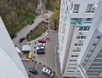 Выпала с балкона