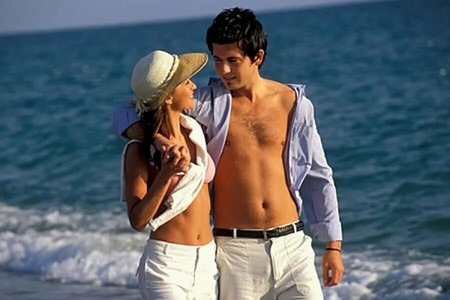 Турецкие мужчины и девушки. Ветреный турецкий сериал миран. Курортный роман у мужчин. Араб и русская девушка. Блондинка и турок.