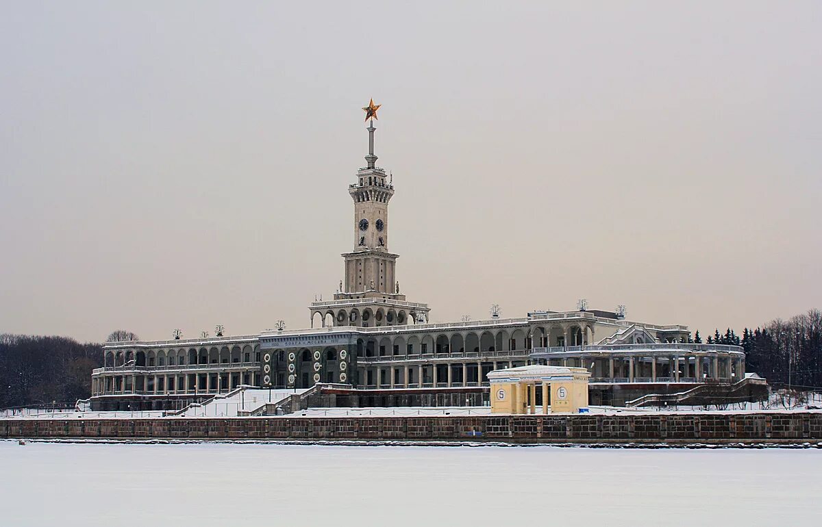 Северный речной вокзал москва сайт. Речной порт Москва Речной вокзал. Северный Речной вокзал Москва. Парк Северного речного вокзала зимой. Северный Речной вокзал Архитектор.