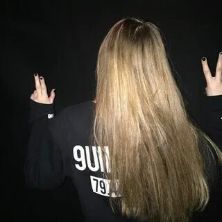 Русые девушки в черном