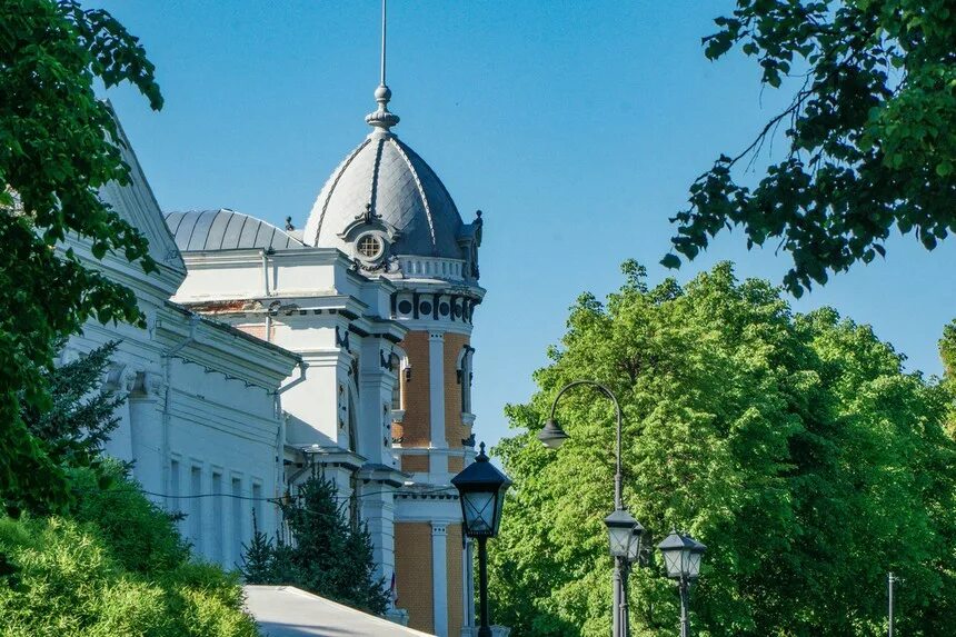Что посетить в ульяновске. Дом памятник гончарову в ульяновске. дом памятник гончарову. красивые места в ульяновске для фотосессии. красивые места в ульяновске для фотосессии весной.