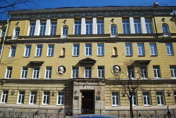 171 гимназия санкт-петербург учителя. 171 гимназия санкт-петербург. Гимназия 171 спб сайт. Институт франции в спб. Директор 171 гимназии спб.