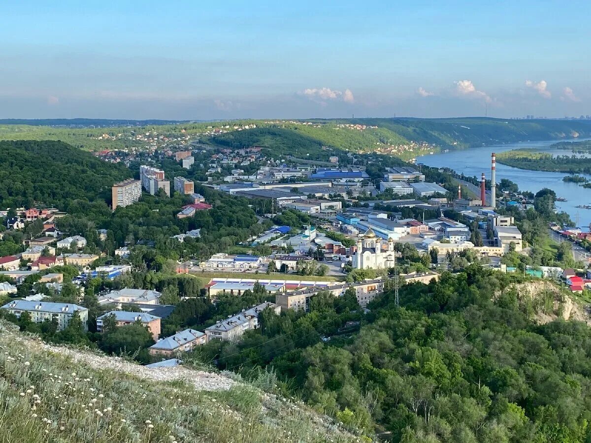 Михайловск 18. Сыркашинская гора в Междуреченске. Михайловск Свердловская область. Сокольи горы Самарская область. Лысая гора Междуреченск.