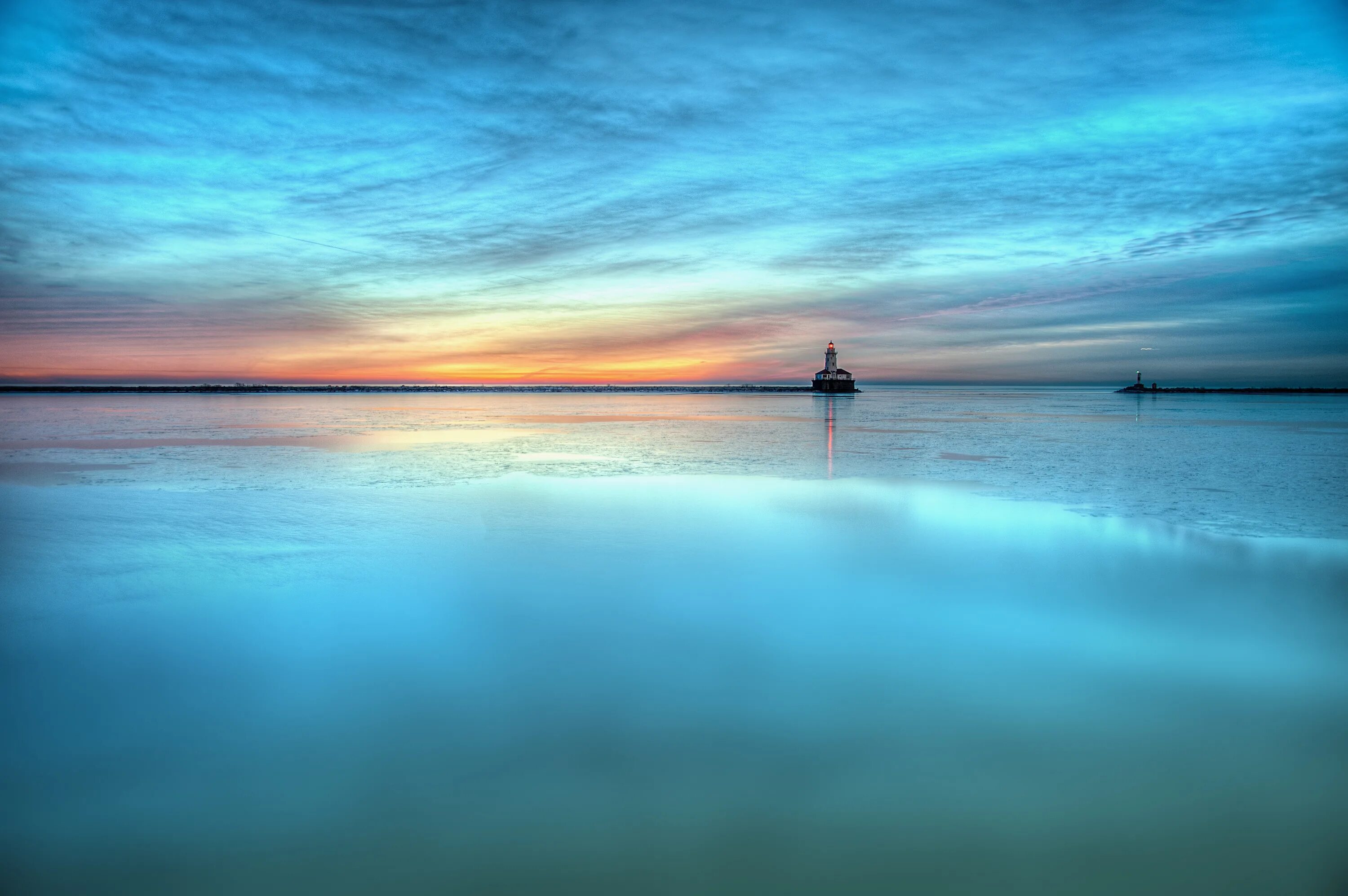 Красивая природа море. Голубой закат. Рассвет на море. Водная гладь. Безумно спокойный