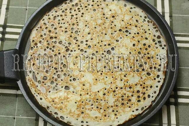 заварные блинчики на кефире вологодское кружево. блины вологодские кружева на кефире рецепт. заварные блинчики на кефире вологодское кружево. вологодские кружева блинчики. блины кружевные на молоке с кипятком.