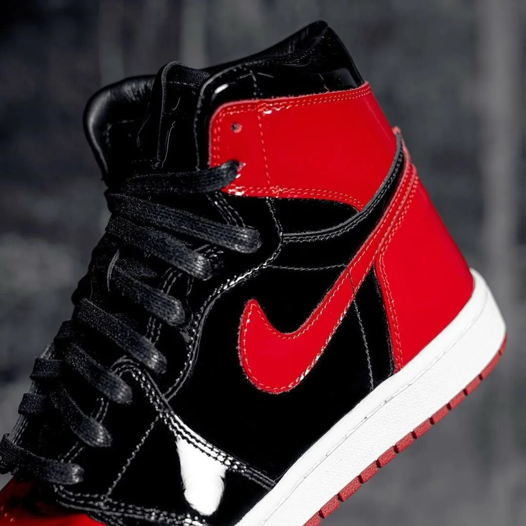 Nike air jordan 1 unc. Лаковые джорданы. Nike air jordan 1 high og. Nike jordan 1. Лаковые джорданы.
