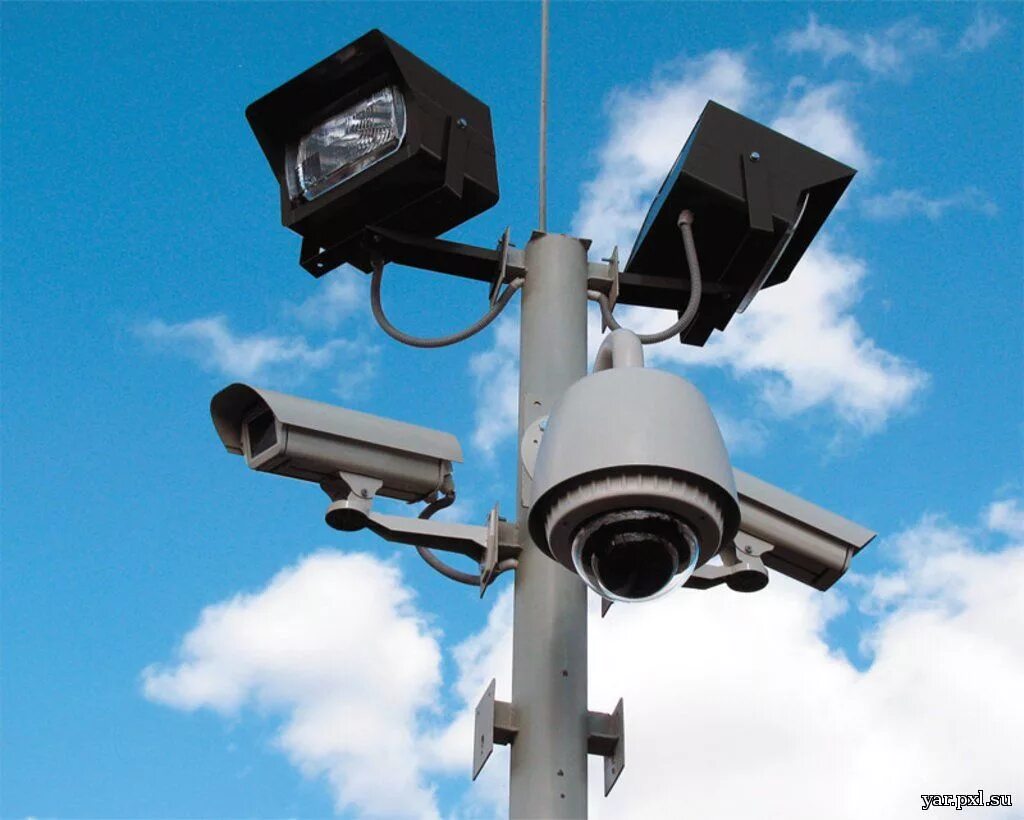 Кронштейн для видеокамеры. Камера видеонаблюдения. Видеокамера уличная. Видеокамера наружного наблюдения. Видеокамера для видеонаблюдения.