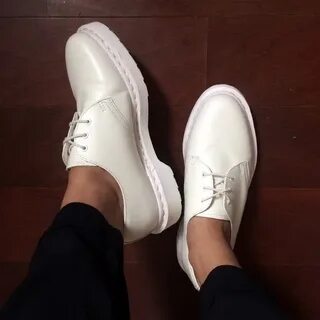 Mono white
