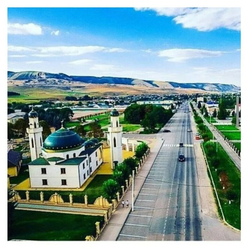 Черкесск село. Хабез Карачаево-Черкесия. Аул Хабез Карачаево Черкесская Республика. Аул Хабез Адиюх. Мечеть Хабез.