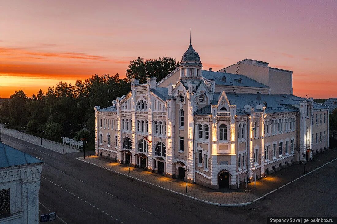 Бийский театр. Бийский городской драматический театр. Город Бийск драмтеатр. Здания Бийска драматический театр. Сайте 1 бийск