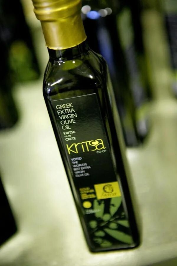 Подлинность оливкового масла. World’s best Olive Oil масло. Оливковое масло Эстетика. Темное оливковое масло. Оливковое масло Gaea.