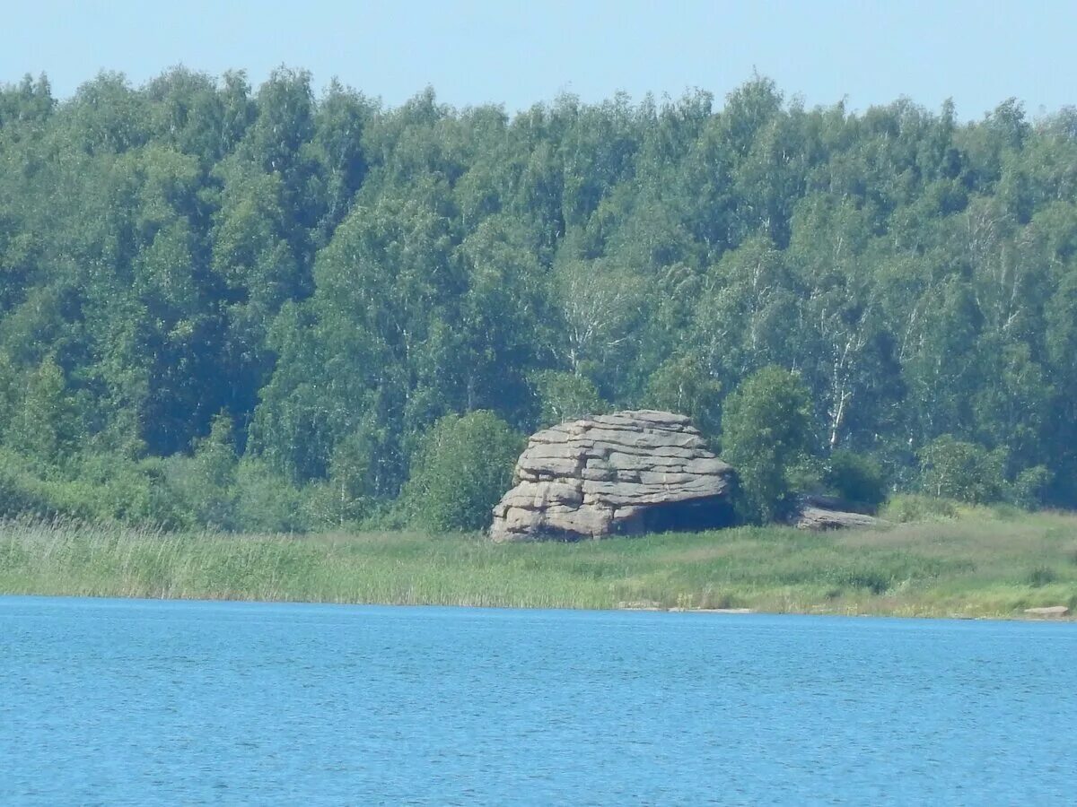 Озеро большие касли челябинская область. Озеро большие Аллаки Челябинская. Малые Аллаки озеро в Челябинской. Святилище Аллаки Челябинская область. Озеро Касли Челябинская область.