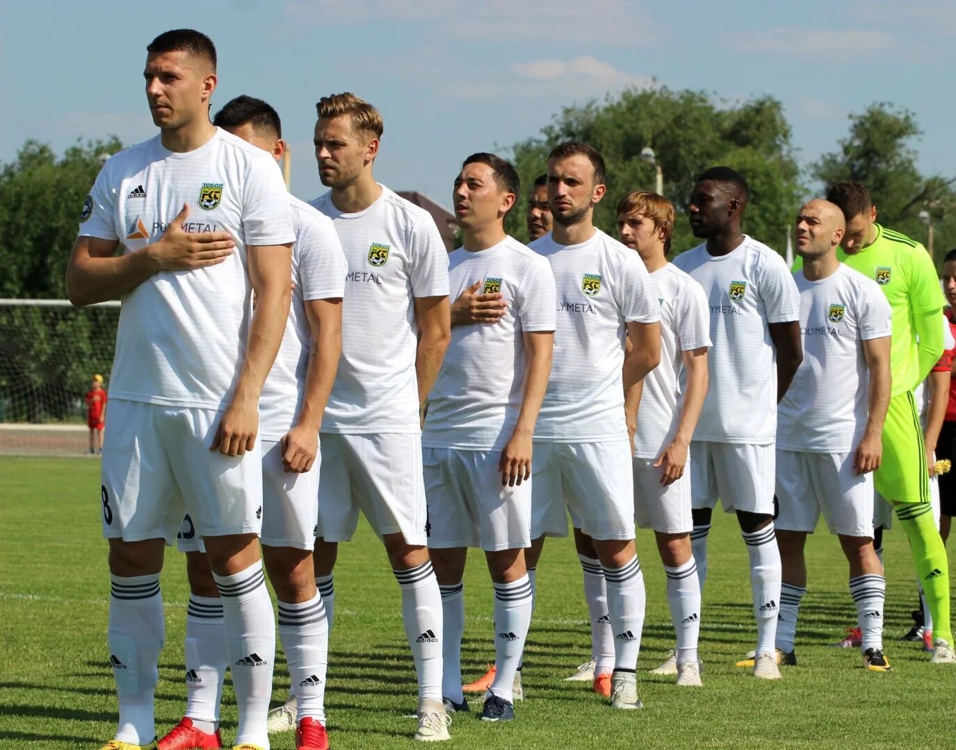 Улугбек бакаев тобол. Тобол футбольный клуб. Фк тобол лого. Фк тобол костанай. Тобол футбольный клуб.