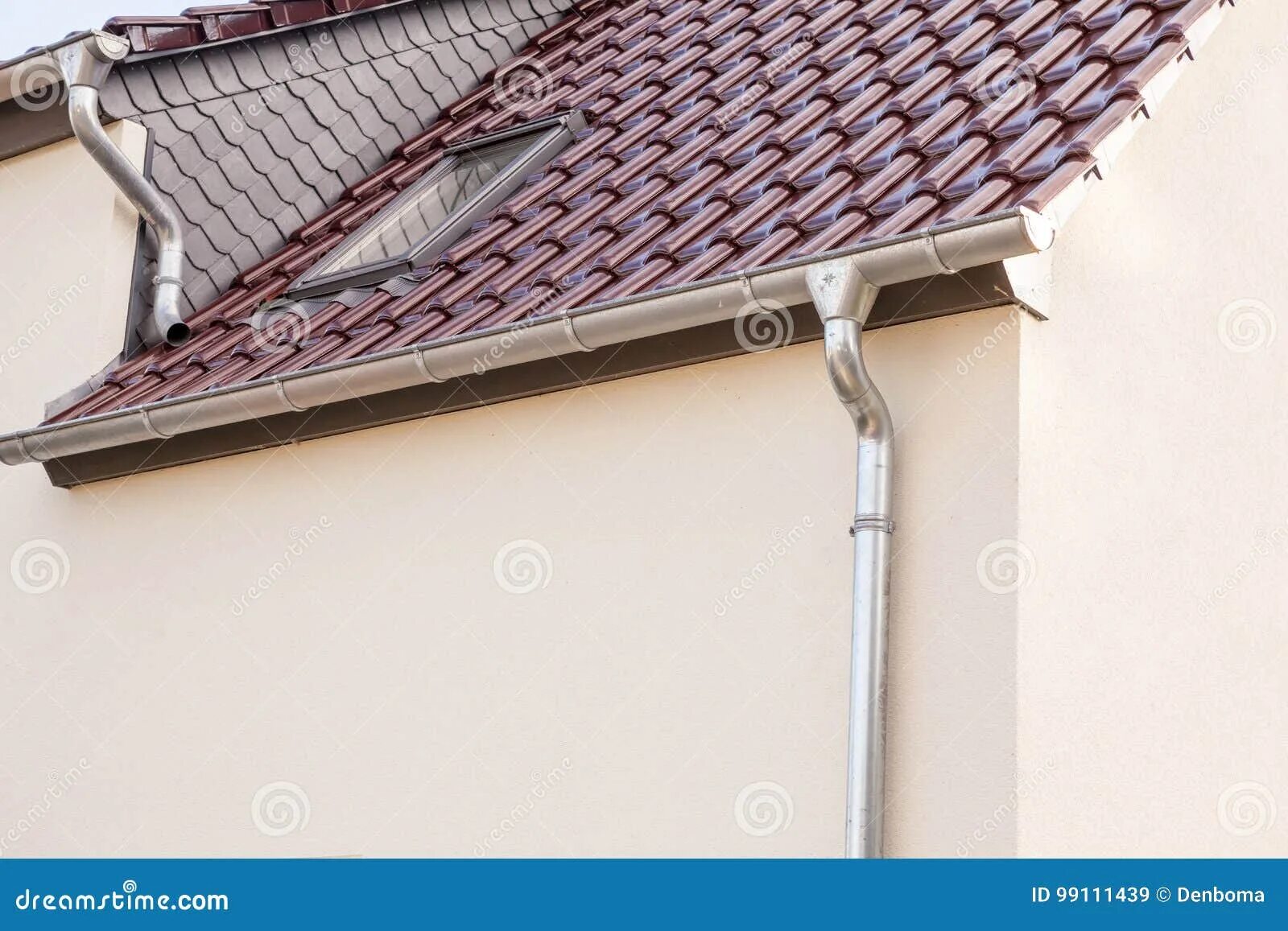 Труба от дождя как называется. Труба для дождя. drain pipe from roof. rain from roof.