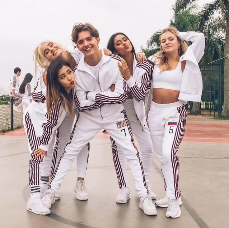 Нау юнайтед участники. Группа now united. Нау юнайтед участники. Now united pepsi. Now united 2019.