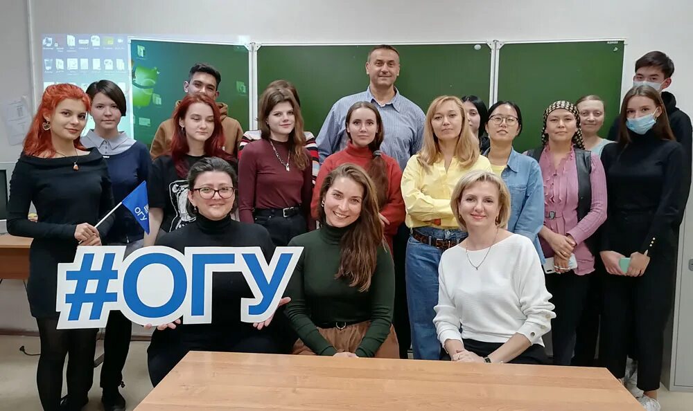 Мгу фф военная кафедра. Нгу факультеты физфак. Преподаватель огу оренбург азамат. Факультет филологии огу. Факультет физики мгу.