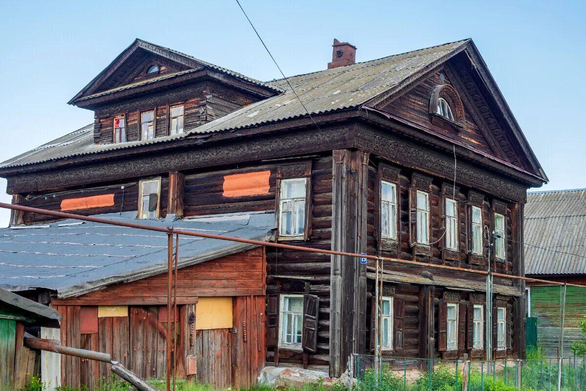 Лукино балахнинский район нижегородская область. Школа 18 Лукино Балахнинский район. Дом 19 века. 19 Век дома. Усадьбы середины 19 века.