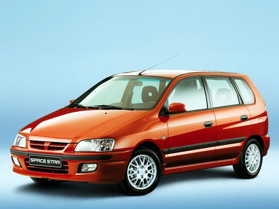Mitsubishi space star 2004. Митсубиси спейс стар 2004. Mitsubishi space star 1998. Новый спейс стар. Митсубиси space star 1.