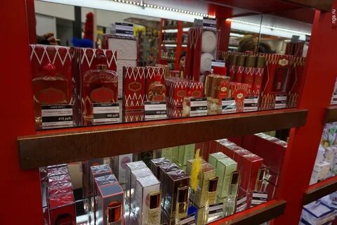 Адреса фирменных магазинов красная москва