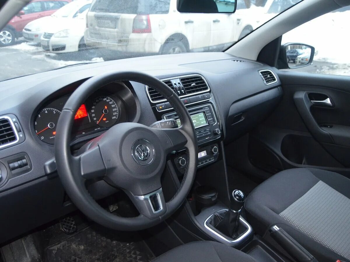 Поло седан 2014 салон. Салон поло 2014. Фольксваген поло седан 2013 салон. Volkswagen polo 2014 салон. Volkswagen polo 2014 салон.