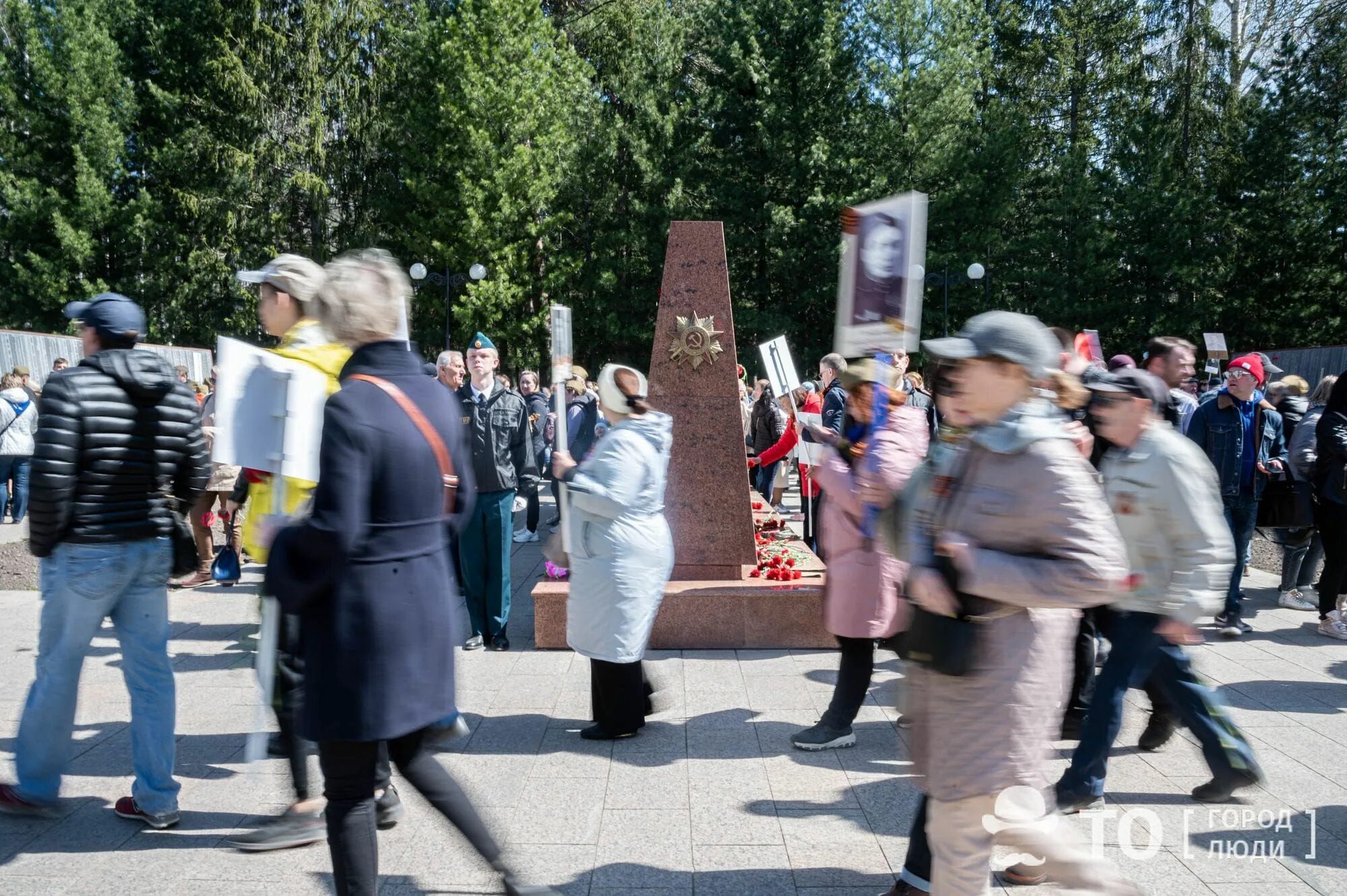 Парад в томске 9 мая 2024. Парад победы 2022 томск. парад победы томск. день победы в томске. парад 9 мая в томске 2022.