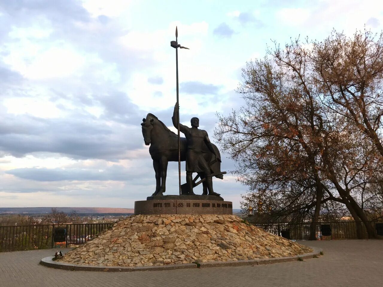 памятник м. памятник первому поселенцу пенза. памятники г пензы пензяк толстопятый. пензенские памятники культуры. пензенские памятники культуры.