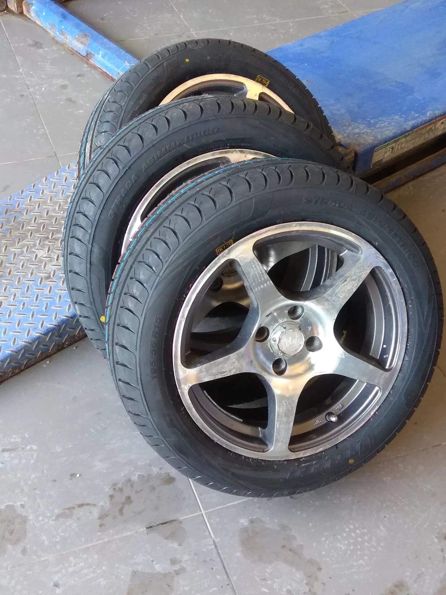 Фото резина на 15. Резину р15 195 55. Hankook 195/55r15 ventus. Ventus f200. Колеса 195 60 r15 лето.