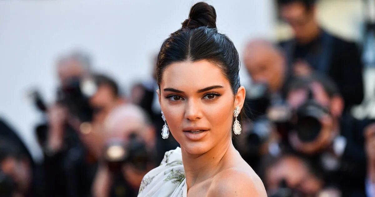 Кендалл дженнер модель. Кендалл дженнер лет. Kendall jenner. Kennel jenner. Кендалл дженнер.