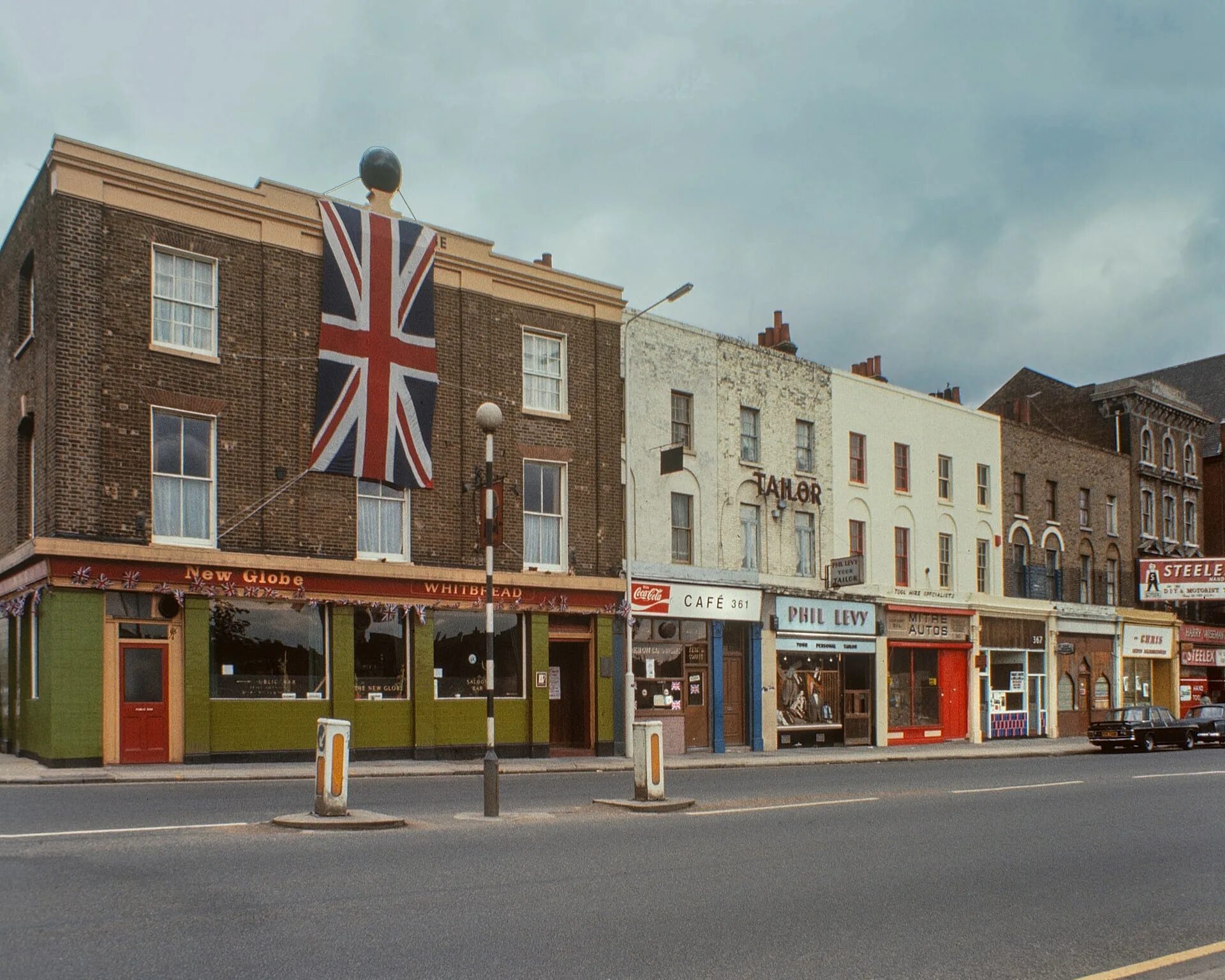 Лондон East end. Район Ист энд в Лондоне. Лондон Ист энд 1960. Ист энд Лондон заводы. Уроженец лондонского ист энда