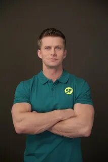 Русский тренер по фитнесу
