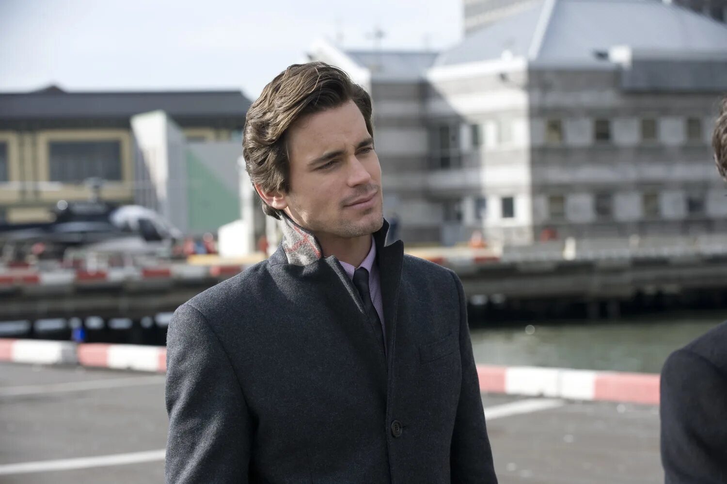 белый воротничок похожие. мэтт бомер белый воротничок фото. белый воротничок похожие. мэтт бомер и тим дикей.