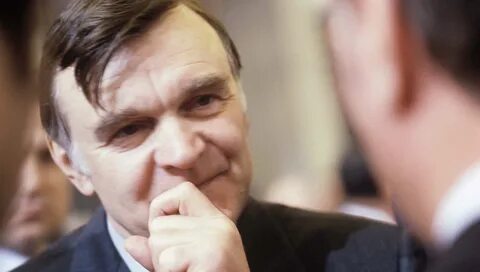 В каком году скончался писатель