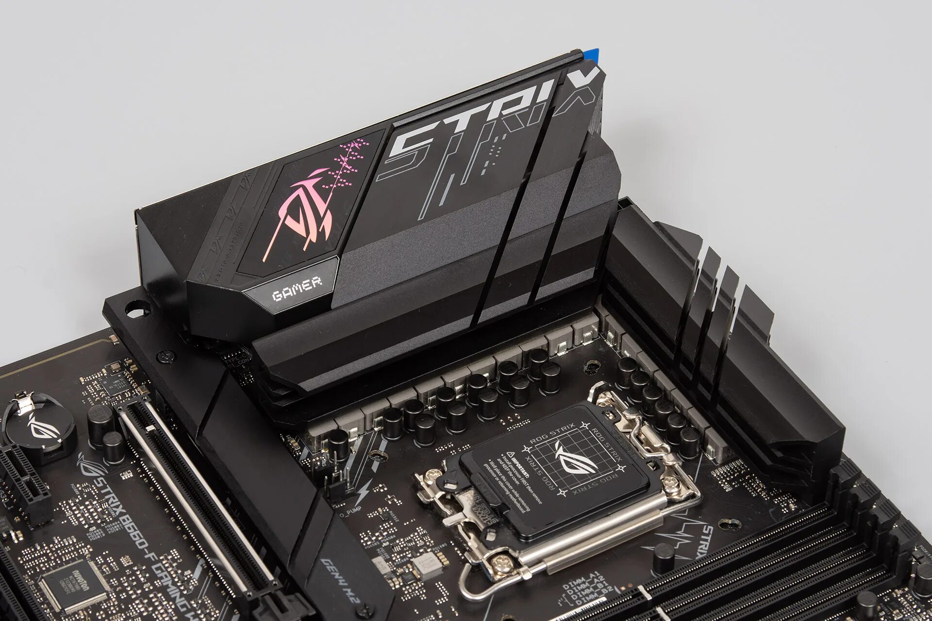 Asus strix x670e a gaming wifi. ASUS Strix x670e-f. ROG Strix x670e-e. ASUS ROG Strix x670e-i Gaming WIFI. ASUS ROG Strix b670-f Gaming WIFI.