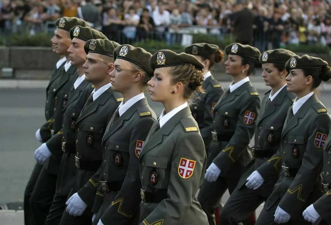 Военная форма. Женская армия. Девушки военнослужащие. Женщины в военной форме. Сонник военная форма