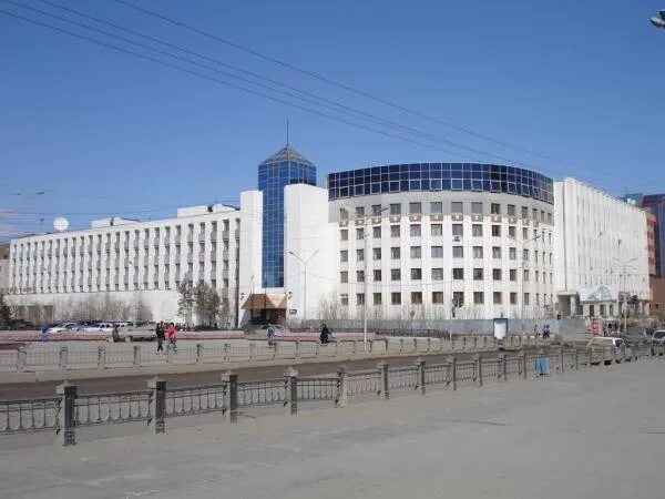 дом правительства 3 якутска. здание якутска. здание кгф якутск. здание якутска. здание администрации якутска.
