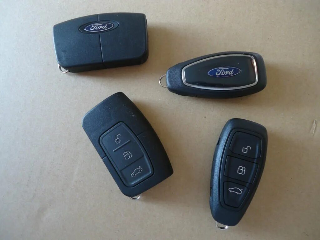 Ключ форда куга. Форд фокус 3 ключ зажигания. Ключ Форд фокус 3 2. Ключ Форд фокус 2. Ключ зажигания Форд фокус 2.