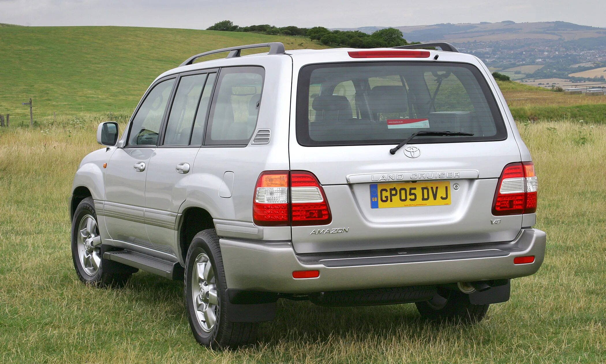 Тойота ленд крузер 100 4. Cruiser 100 2023. Toyota land cruiser 2000. Land cruiser 2000-2022 белая. Крузер 100 98.